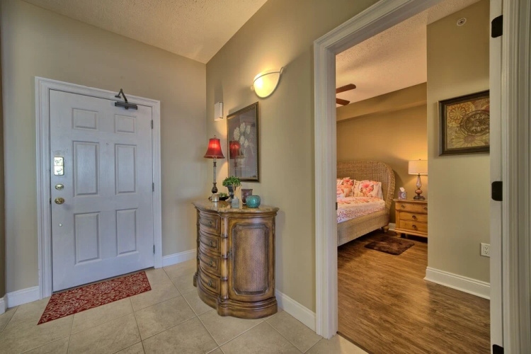 Roomy Oceanfront Condo with Breathtaking View and Beachside Pool - Unit 1906 by RedAwning
