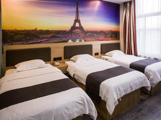 Standard Triple room
