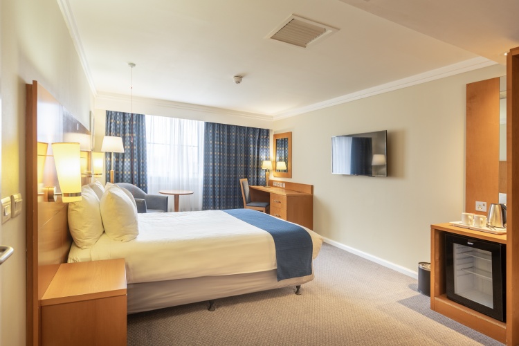 Holiday Inn Sutton photo 7