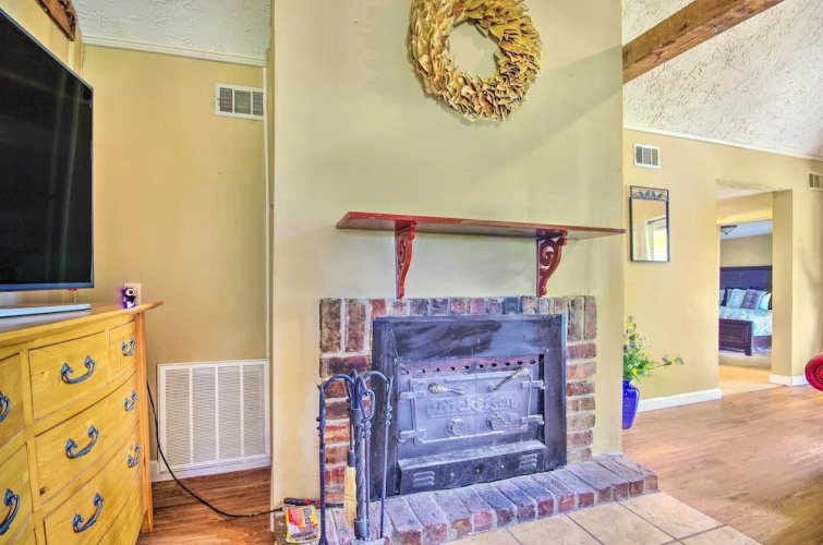 Charming Farm Cottage w/ Fire Pit + Grill!