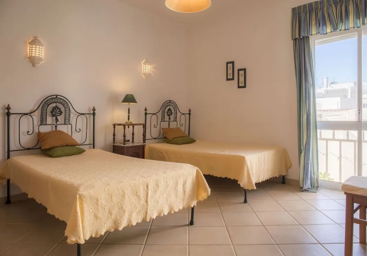 2 Bedrooms Apartment with balcony