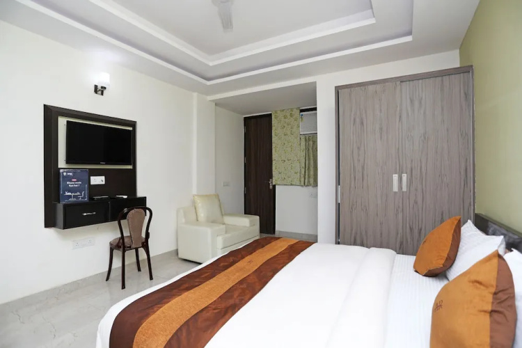 OYO 10581 Platinum Residency