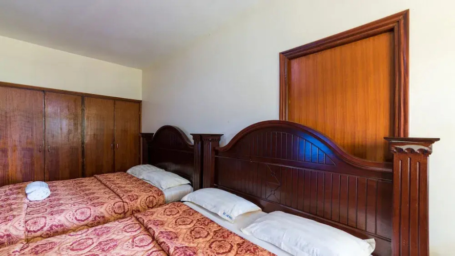 Golf Lane Hotel