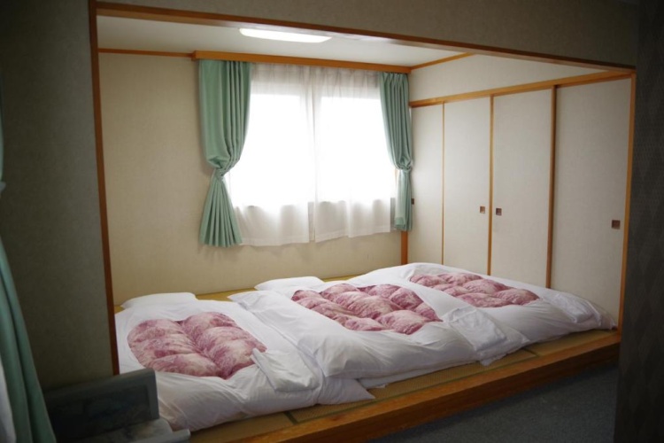 Standard Triple room