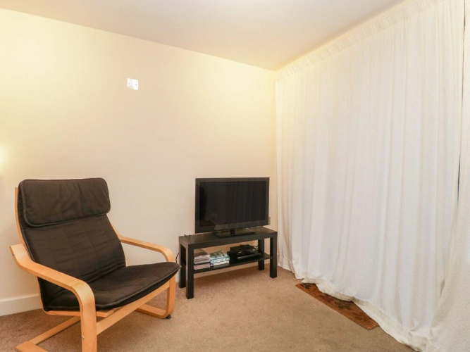 Apartment 7