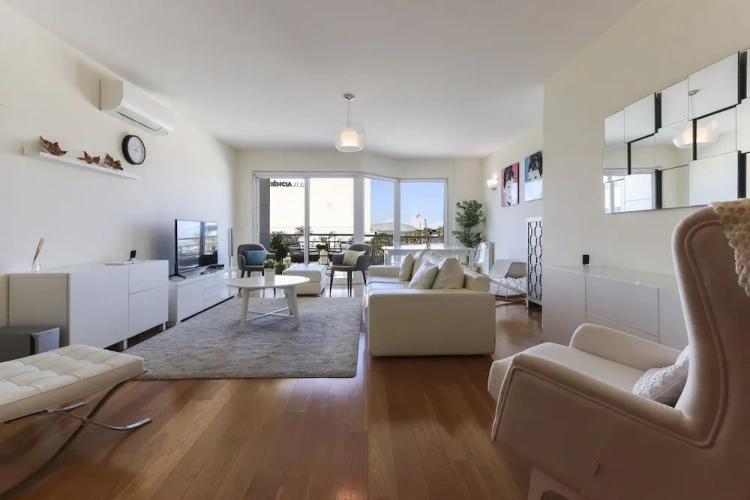 2 Bedrooms Apartment with balcony and with river view