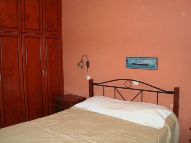 Green Hill Studios & Apartments