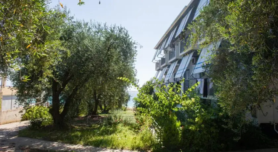 Studios Avra