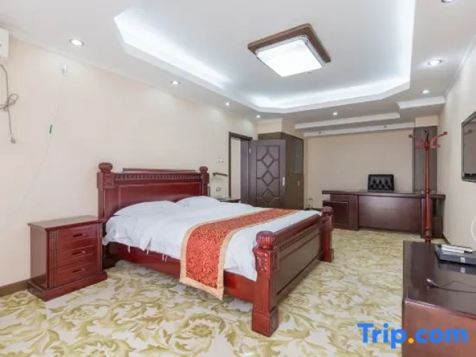 Deluxe Suite