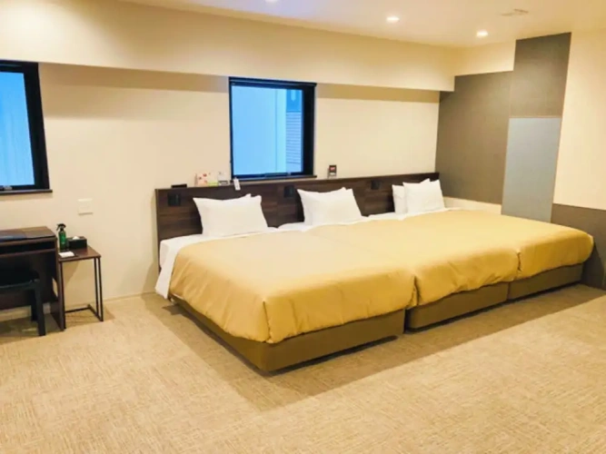 Standard Triple room