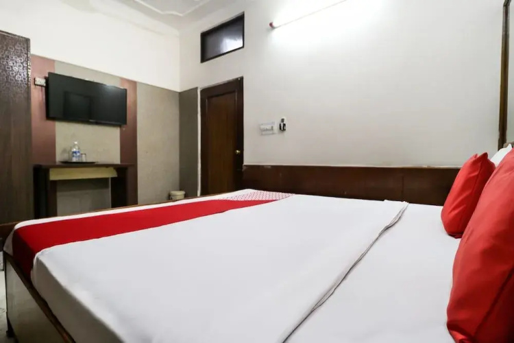Spot On 46852 Hotel Pal Regency