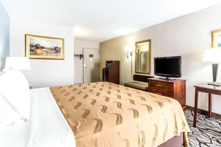 Holiday Inn Express Charlotte-Carowinds