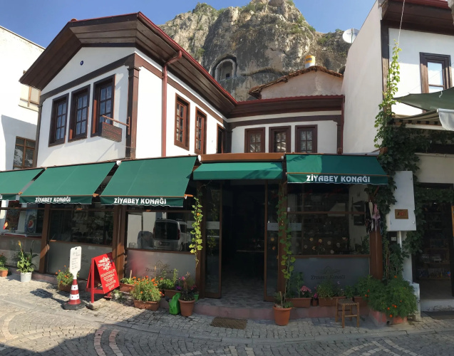 Ziyagil Konağı