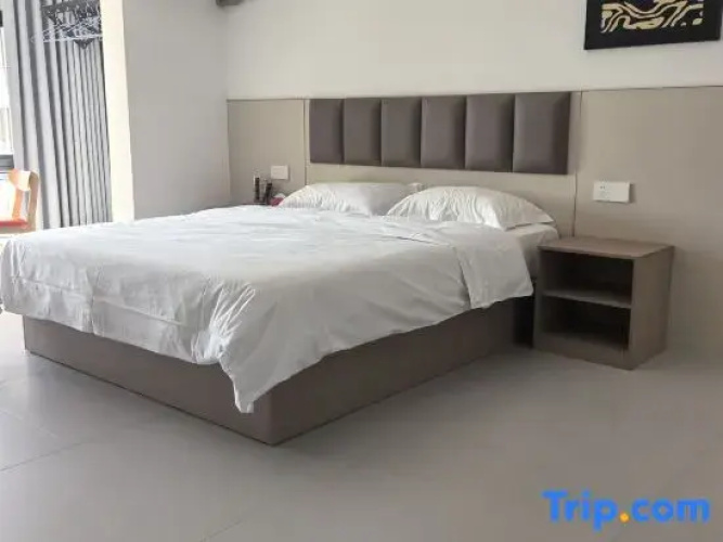 Square Seaview Apartment
