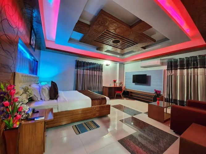 Hotel Khan Palace