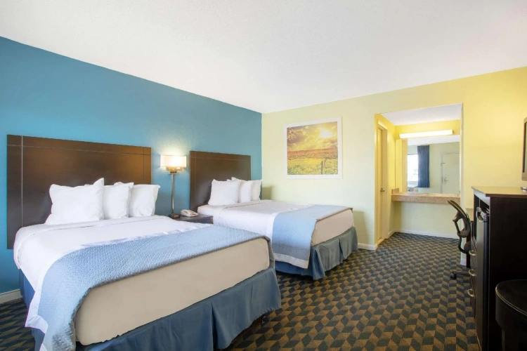 Standard Quadruple room