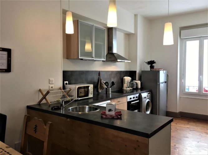 Apartment with mountain view