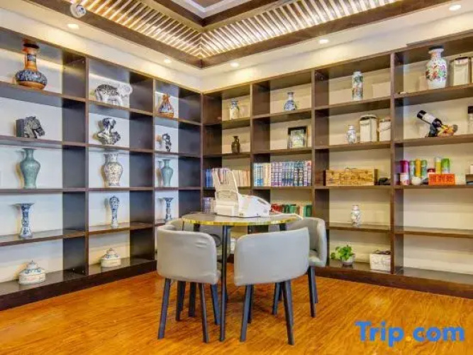Yihao Hotel