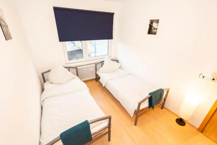 AVR Apartment HOF 11