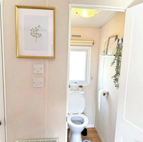 Harwich - Caravan - Sleeps 10 - Garden - Pool