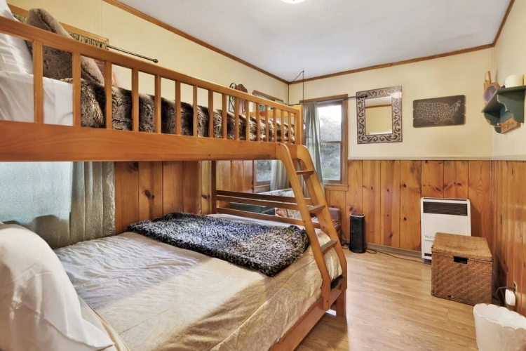 2209-hawks Nest 2 Bedroom Home by Redawning