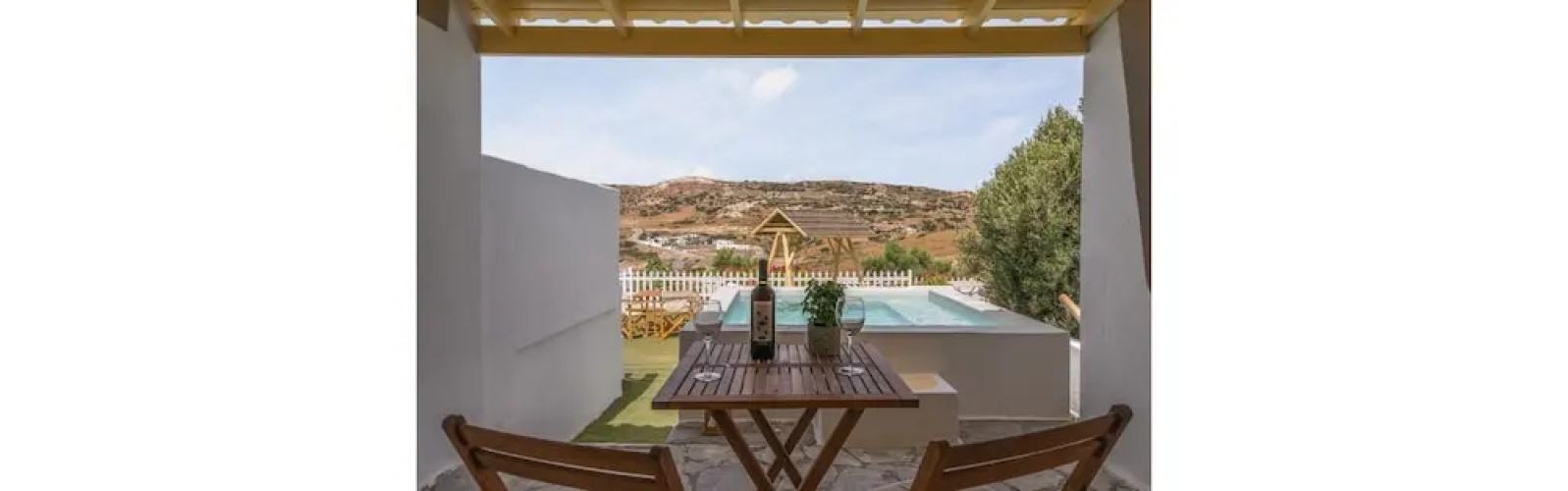 Avgerinos Deluxe Rooms