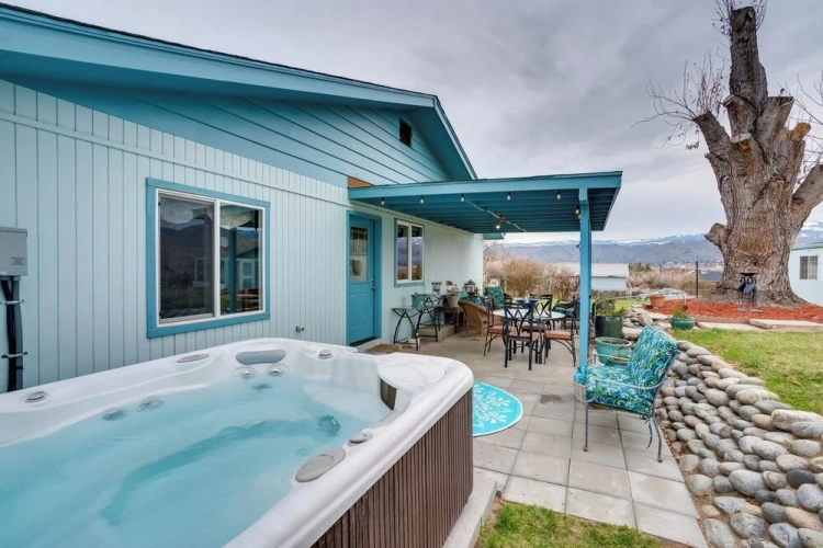 3 Bedrooms Cottage with balcony