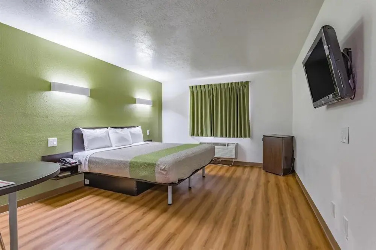 Motel 6 Santa Fe Central