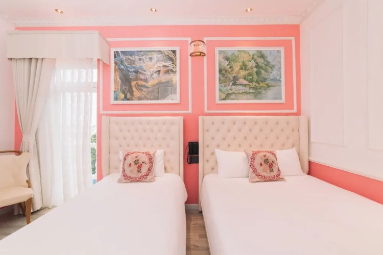 Deluxe Twin room with balcony
