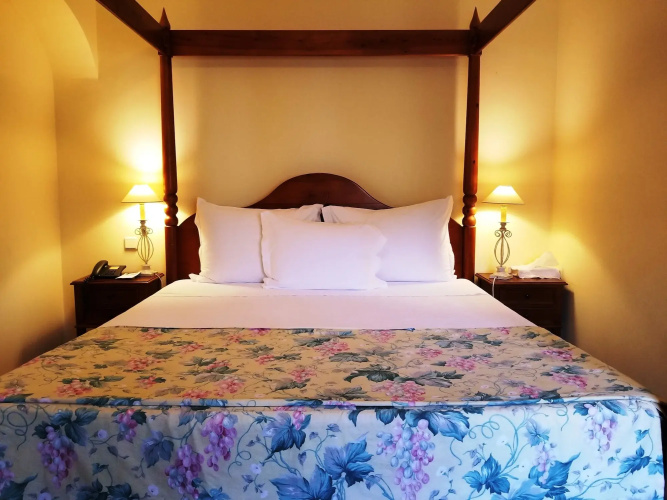 Lawrence's Hotel