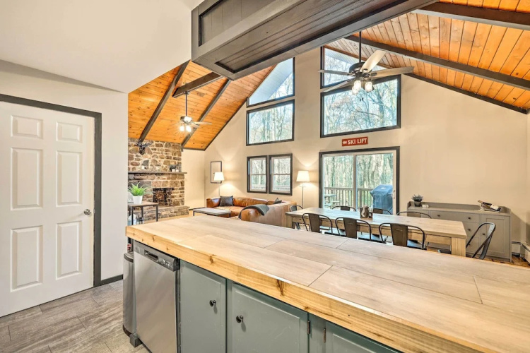 Game Room, Fire Pit & Deck: Spacious Poconos Home!