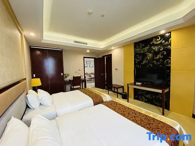 Deluxe Suite