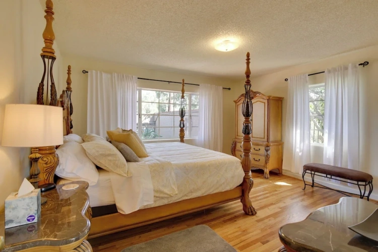 3 Bedrooms Cottage
