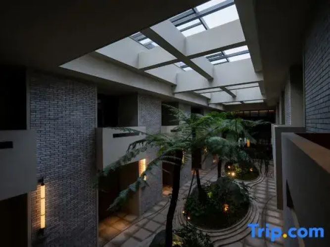 Lanting Garden Hotel