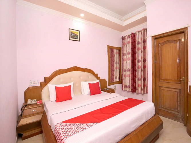 OYO 14029 Hotel Yogesh