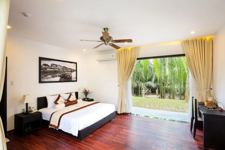 Standard Double room with balcony and with river view