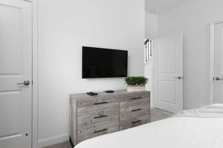 Chic Modern Home- Mickey Star Wars Magic