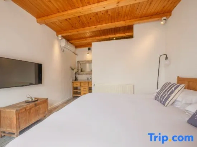 Standard Double room with courtyard view