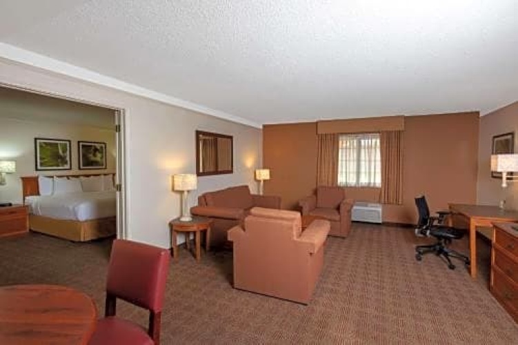 1 Bedroom Deluxe Double Suite