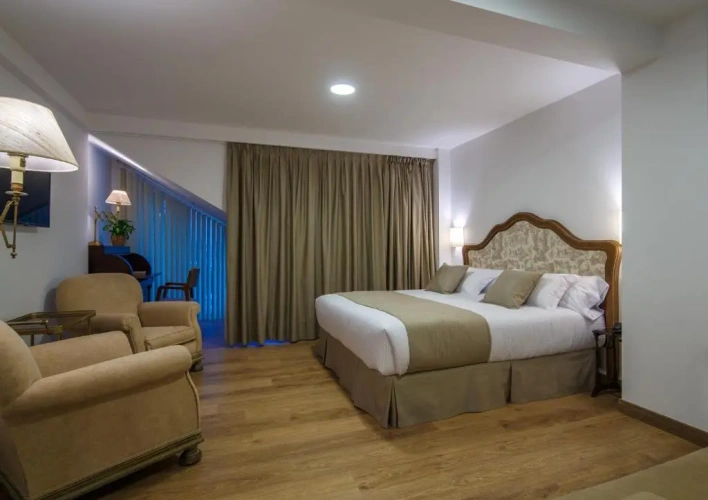 Deluxe Suite