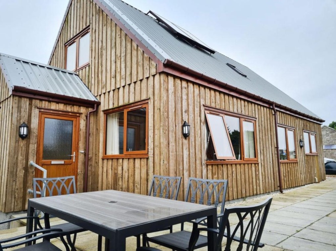 4 Bedrooms Cottage