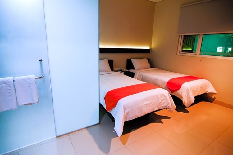 Standard Twin room with view