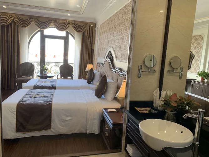Dragon Legend Hotel