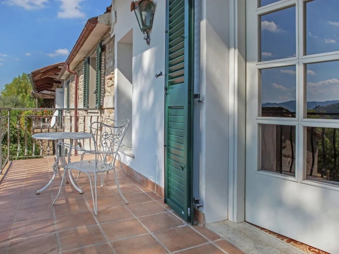 Apartment with balcony
