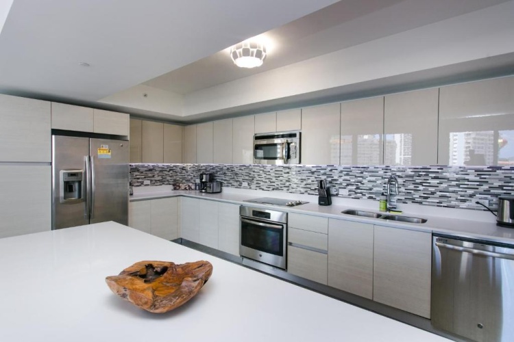 3 Bedrooms Apartment