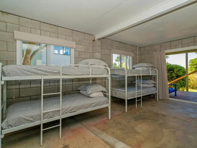 Beachfront Views - Hahei Holiday Home