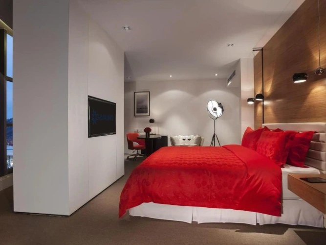 Deluxe Suite