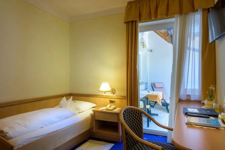 Standard Single room with balcony