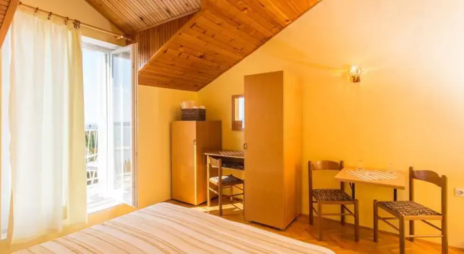 Rooms Relax
