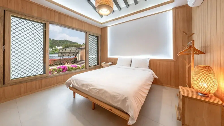 Yeosu Elon Pension
